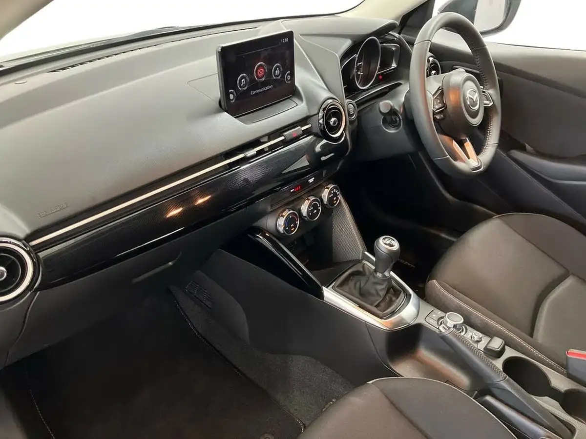 2024-mazda-mazda2-15-e-skyactiv-g-exclusive-line-big-5