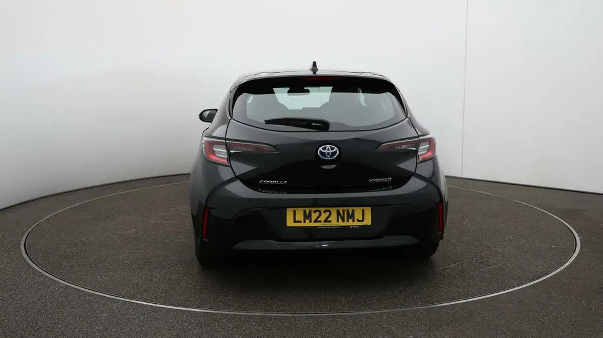 2022-toyota-corolla-18-vvt-i-icon-120bhp-trk-hatchback-5d-big-5