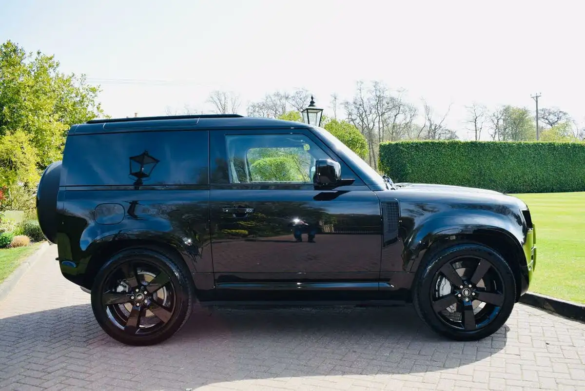 2024-land-rover-90-defender-30-d350-hard-top-x-dynamic-hse-90-big-6