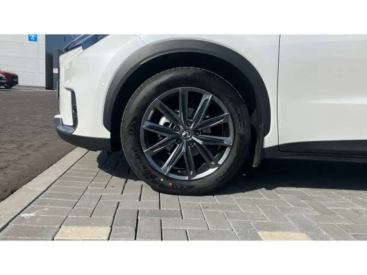 2025-lexus-lbx-15-takumi-awd-e-four-big-17