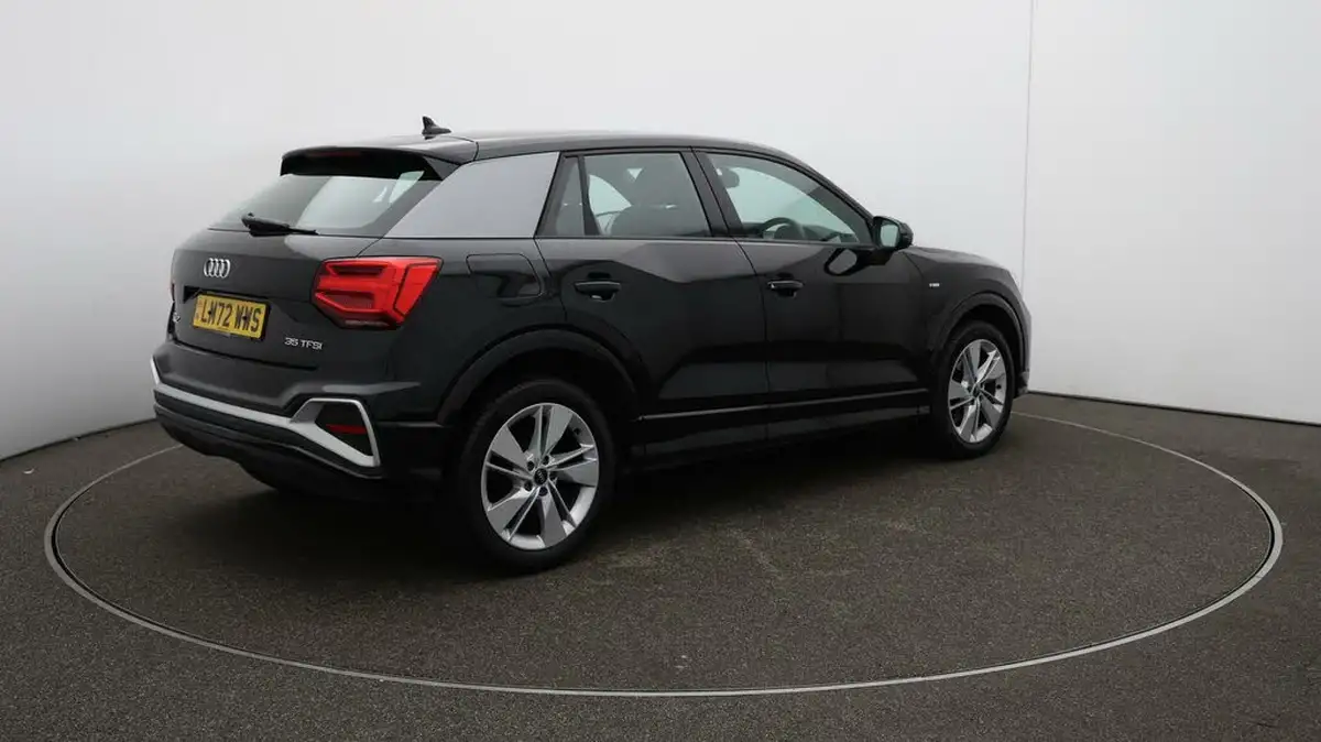 2022-audi-q2-15-35-tfsi-s-line-tronic-big-46