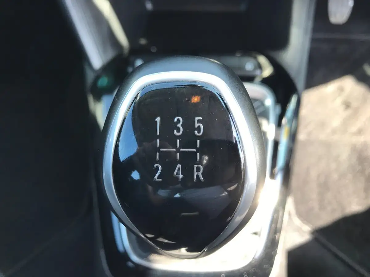 2020-vauxhall-corsa-12i-se-big-18