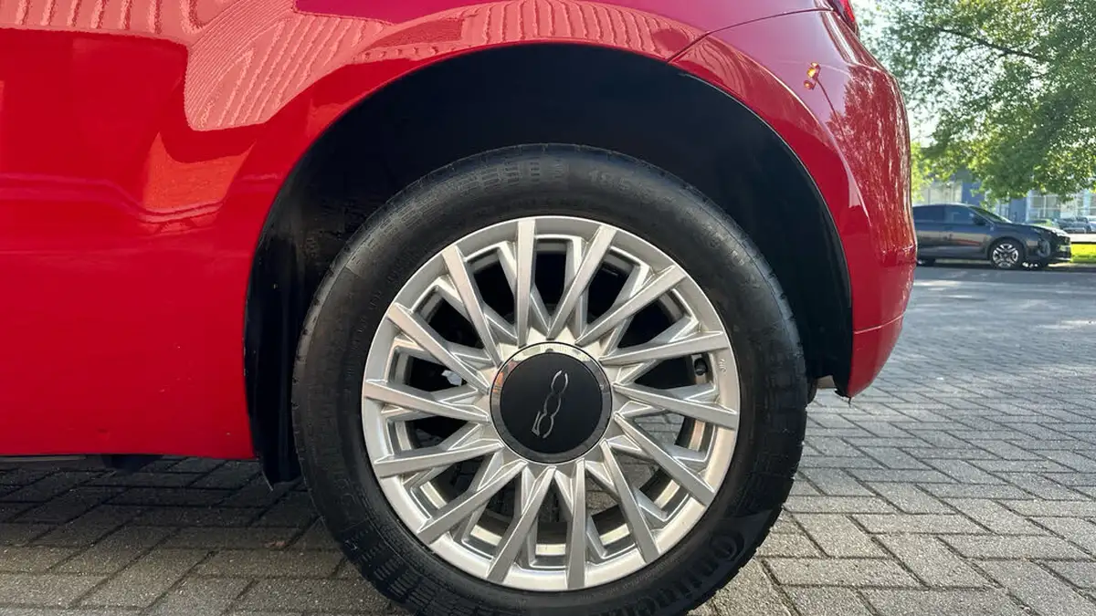 2019-fiat-500-12-lounge-ss-big-14