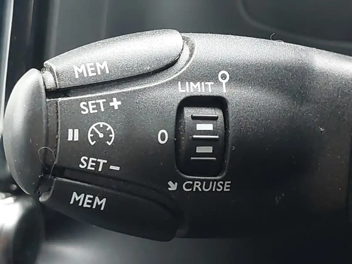 2021-citroen-c3-12-puretech-shine-83ps-big-15