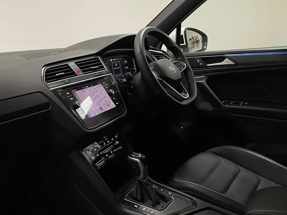 2021-volkswagen-tiguan-big-20