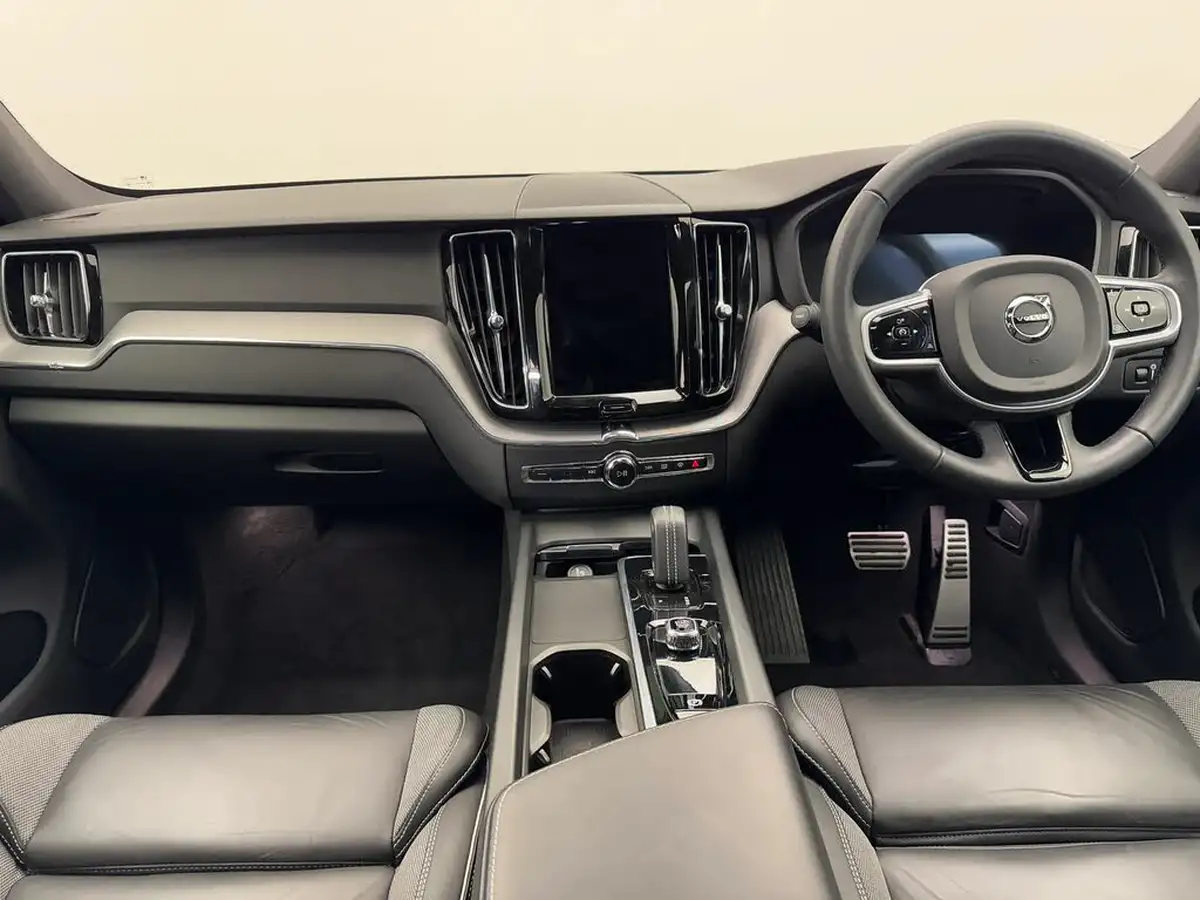 2021-volvo-xc60-20td-b4-r-design-awd-big-10
