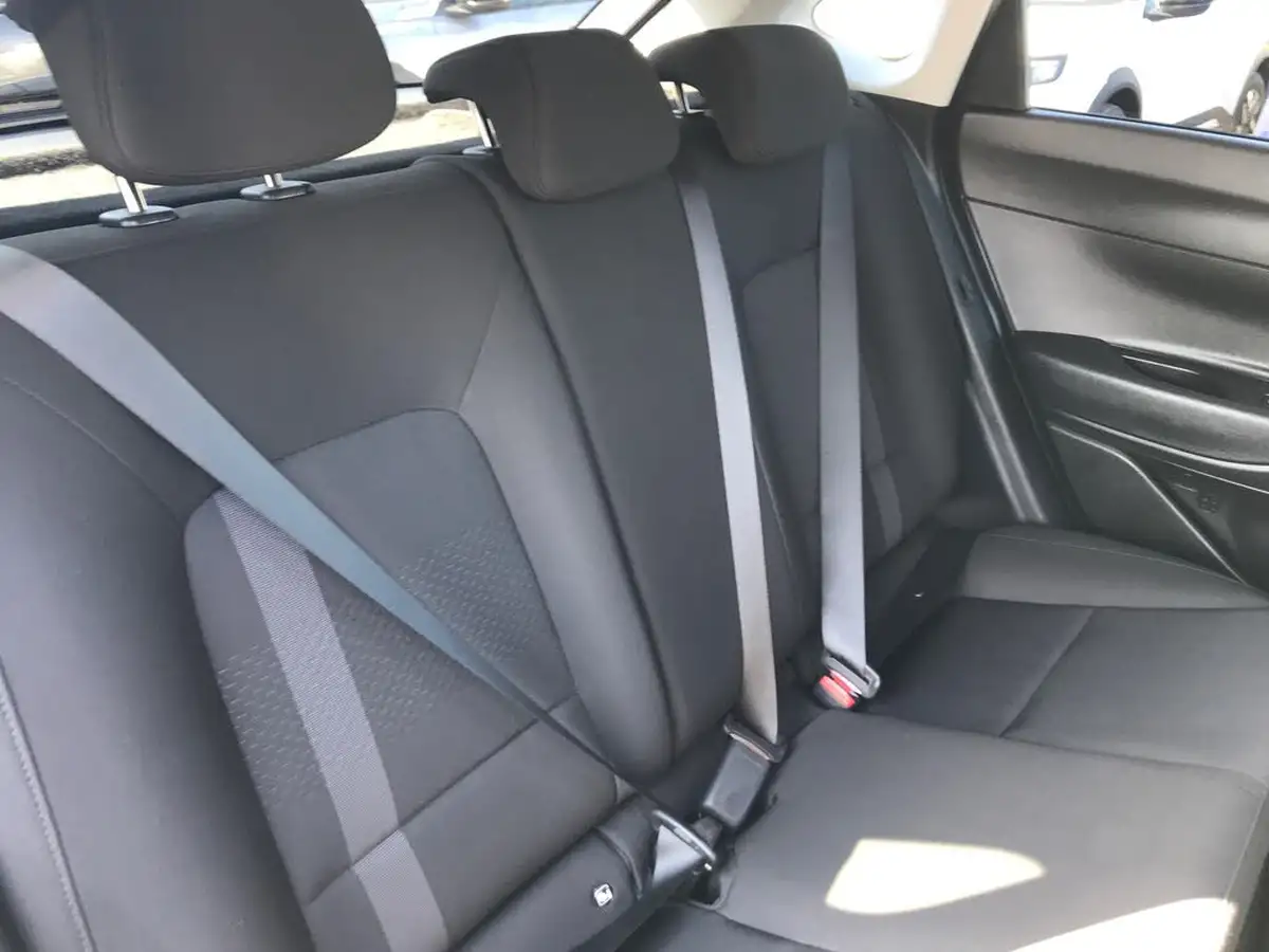 2025-hyundai-i20-10-t-gdi-premium-big-6