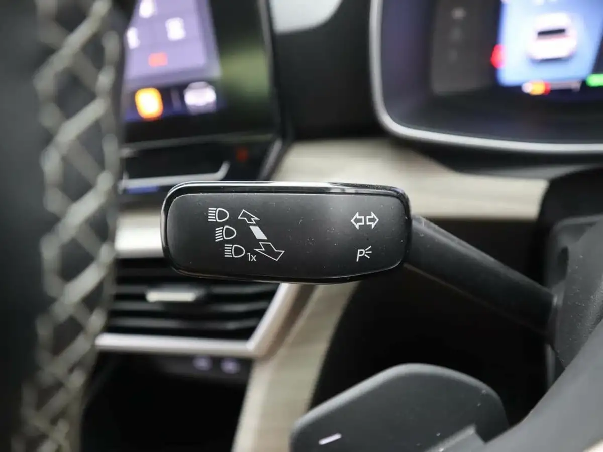 2021-seat-leon-14-e-hybrid-xcellence-lux-hatchback-big-21