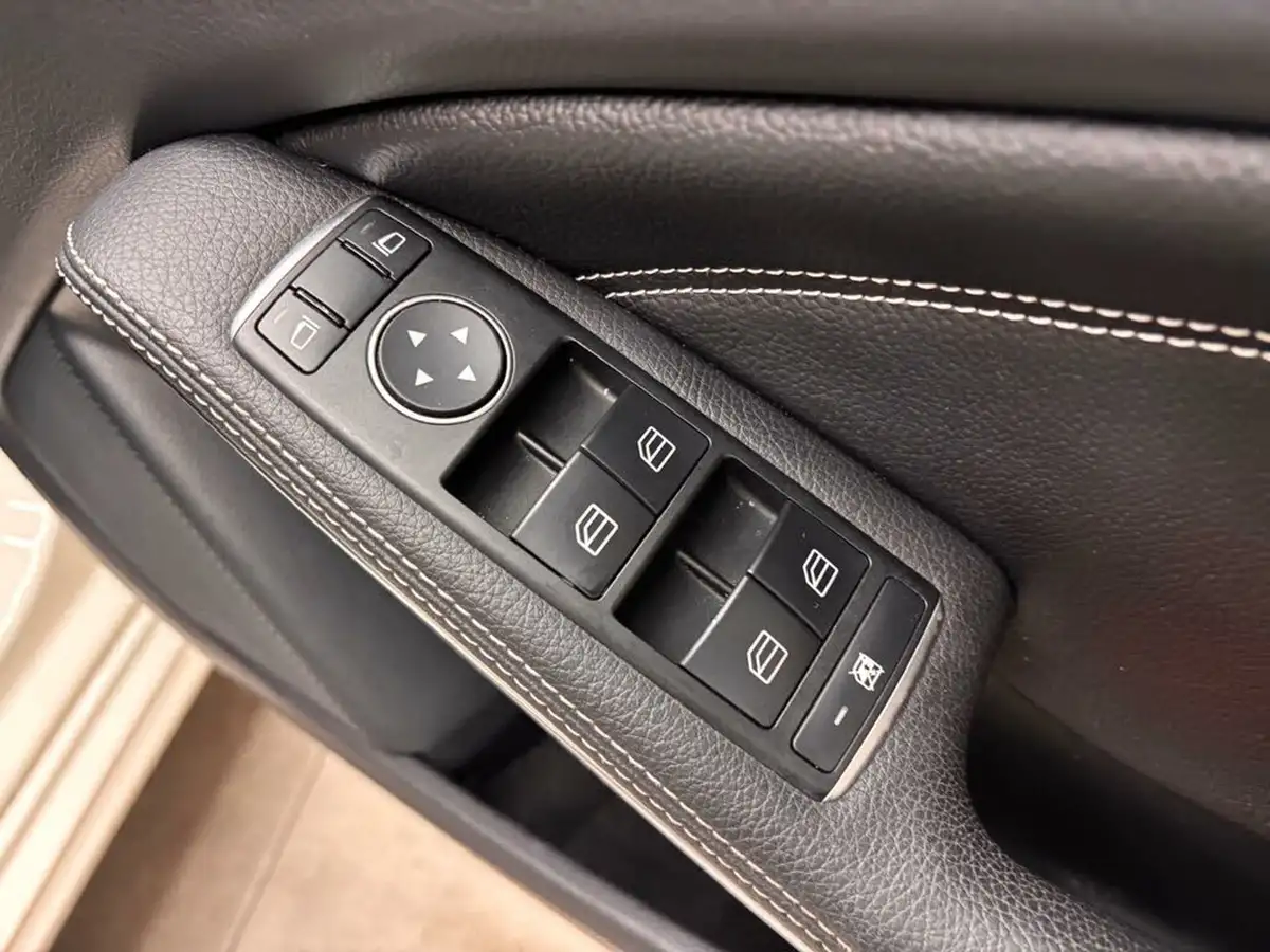 2015-mercedes-benz-a-class-15-cdi-a180-sport-109ps-7g-dct-big-32