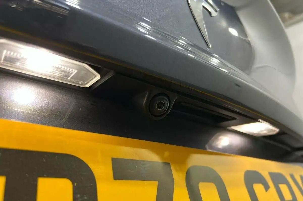 2020-tesla-model-3-e-long-range-big-15