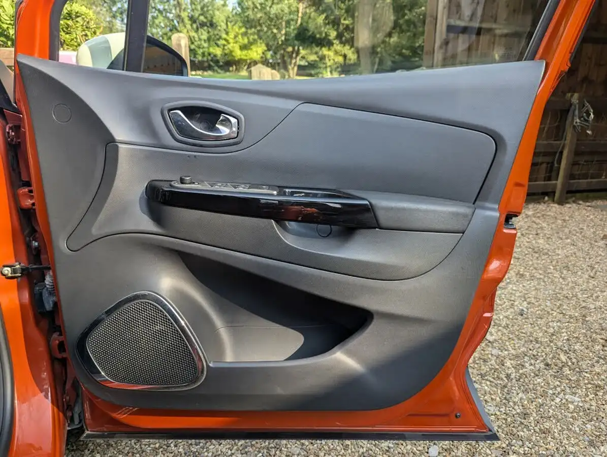 2015-renault-captur-15dci-dynamique-s-90bhp-energyss-big-29