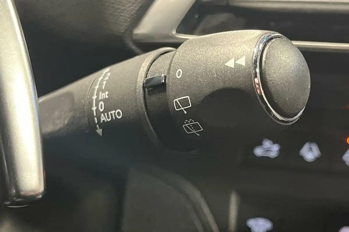 2022-peugeot-5008-suv-15-bluehdi-gt-premium-big-14