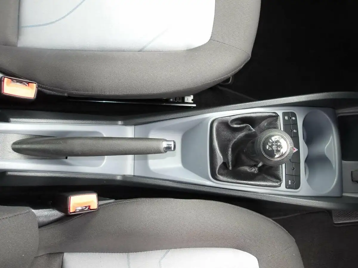 2012-seat-ibiza-12-s-12v-70-hatchback-5d-big-16