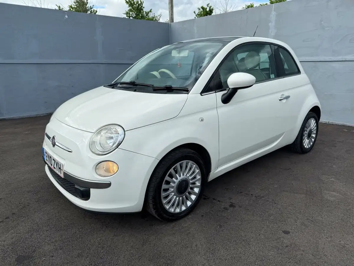 2010-fiat-500-12-lounge-69bhp-big-3