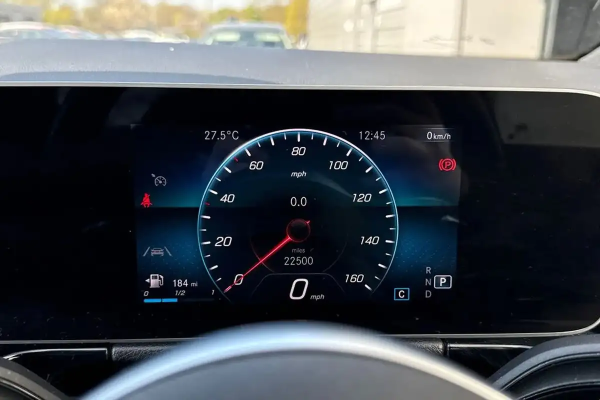 2021-mercedes-benz-gla-class-20d-gla-200d-amg-line-executive-big-32