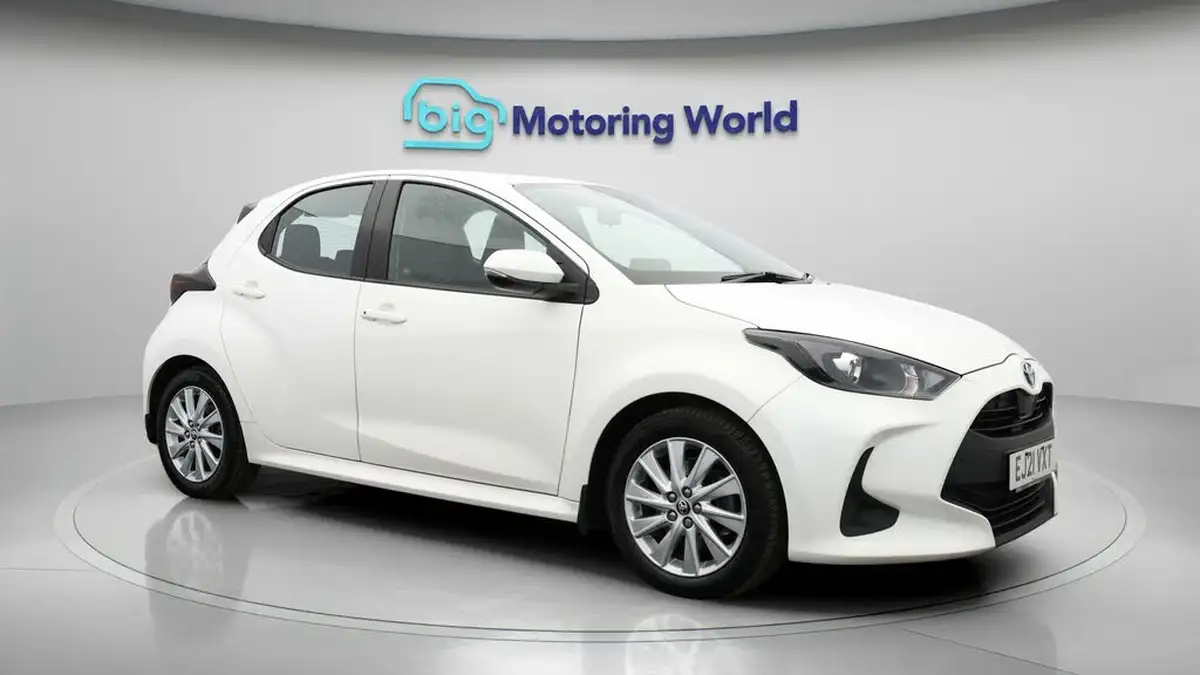2021-toyota-yaris-15-vvt-i-icon-114bhp-hybrid-1490cc-e-cvt-big-0