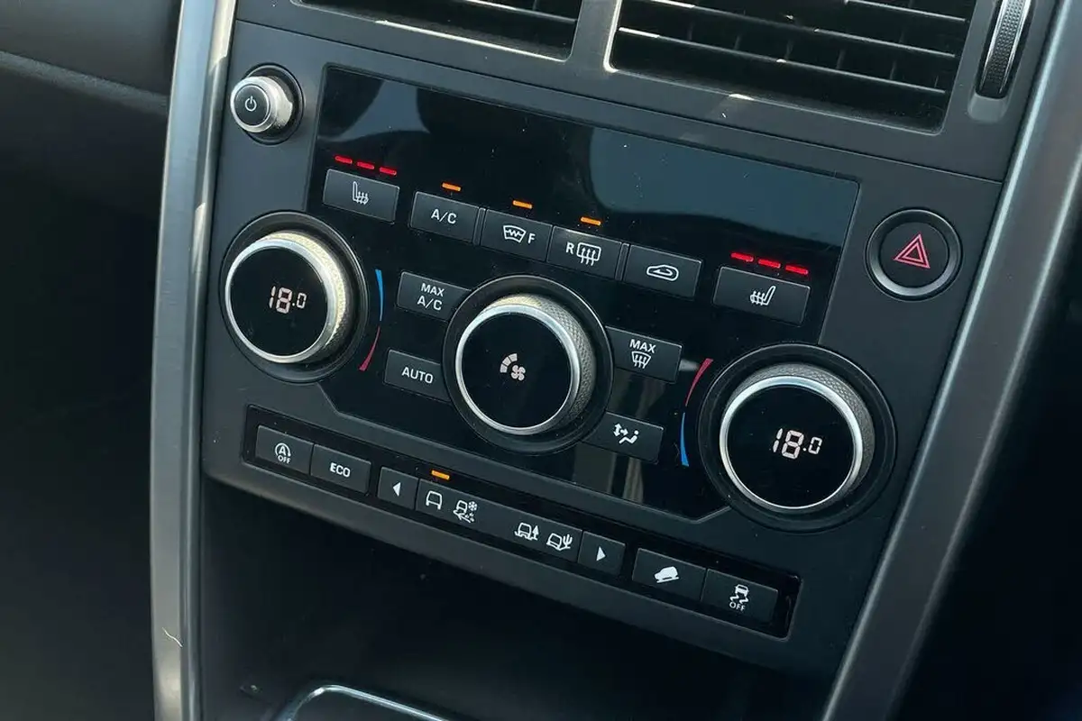 2019-land-rover-discovery-sport-20td4-landmark-big-41