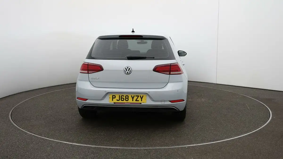 2018-volkswagen-golf-10-tsi-se-115ps-hatchback-5d-big-49
