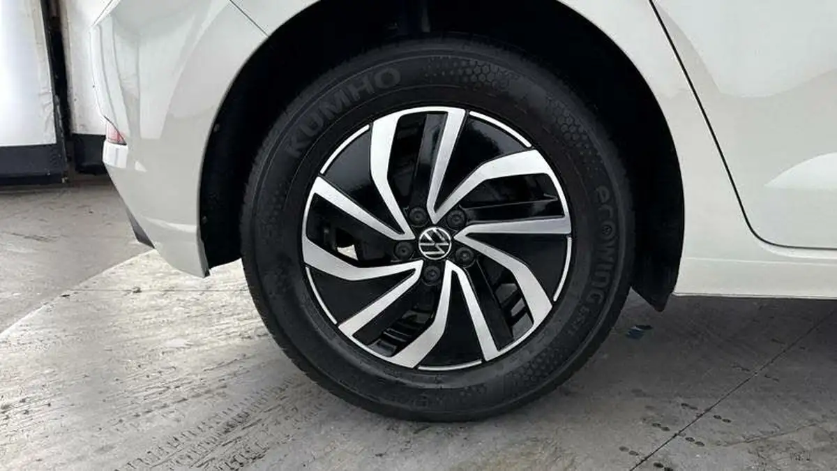 2024-volkswagen-polo-10-tsi-life-big-25