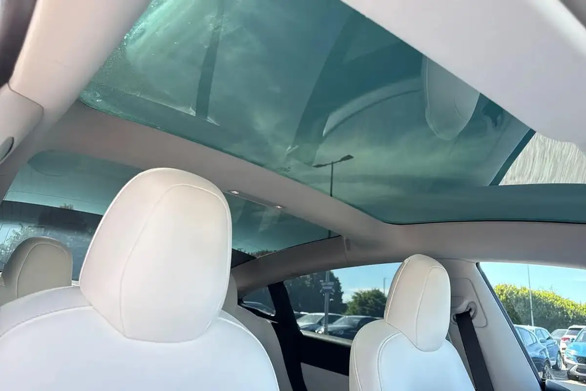 2020-tesla-model-3-e-performance-big-59