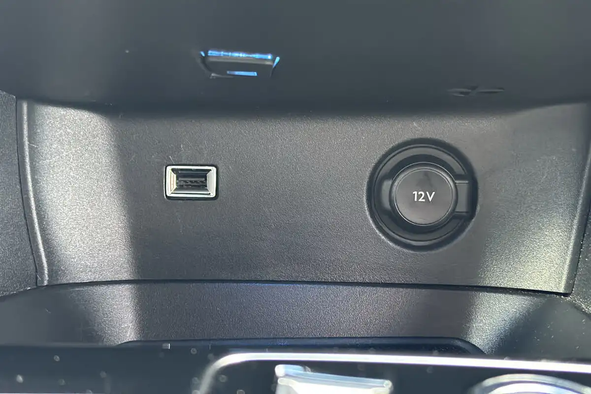 2023-peugeot-3008-suv-12-puretech-allure-premium-eat8-big-21