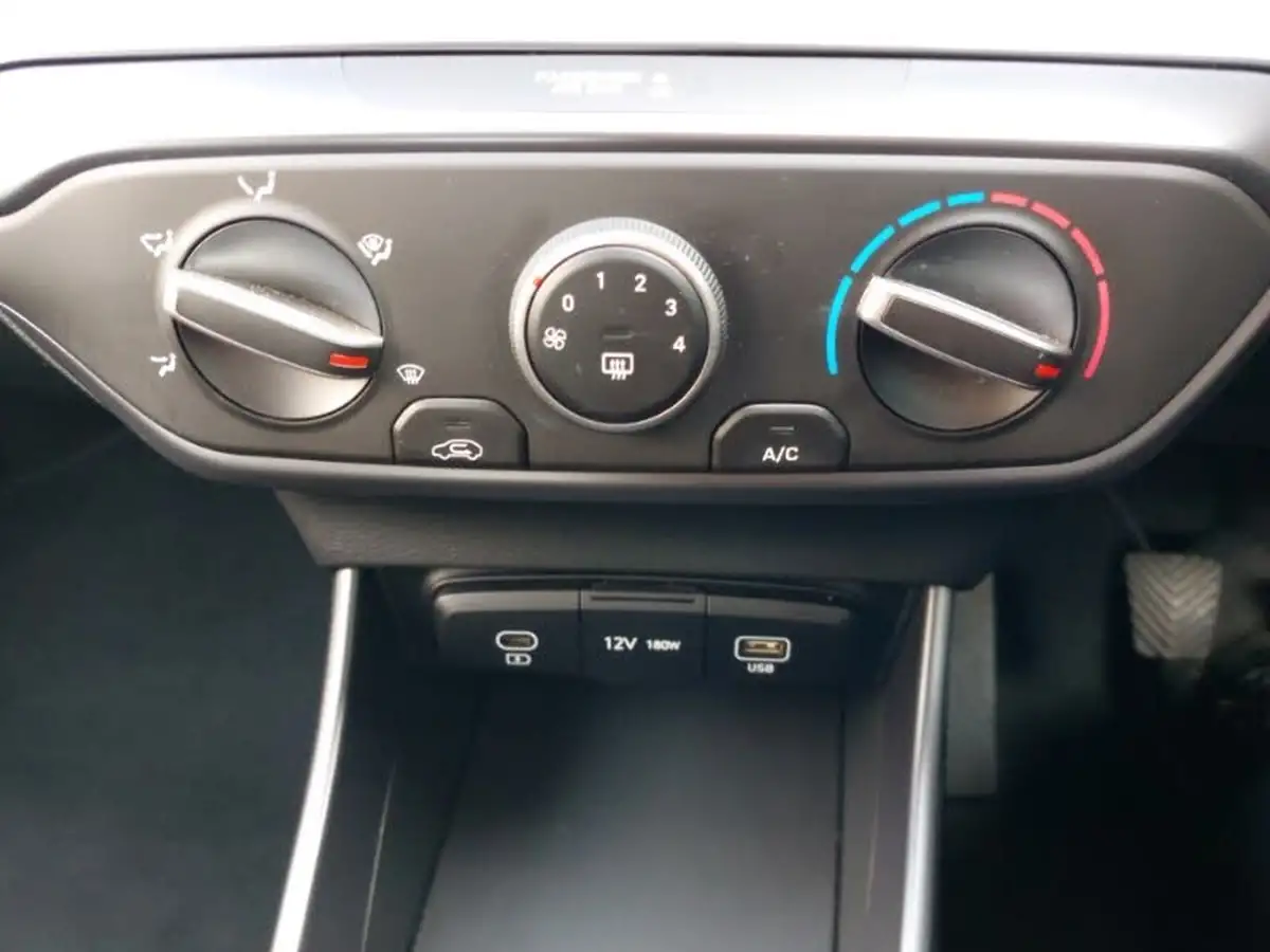2024-hyundai-i20-10-t-gdi-advance-big-16