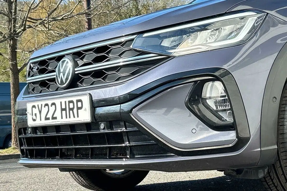 2022-volkswagen-taigo-10-tsi-r-line-dsg-big-51