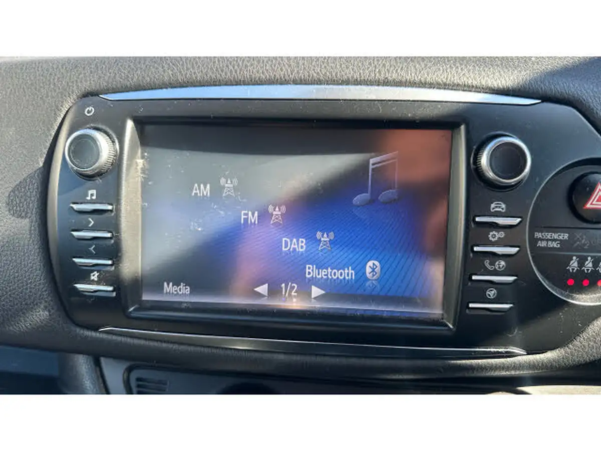 2020-toyota-yaris-15-vvt-i-y20-111bhp-1496cc-big-11
