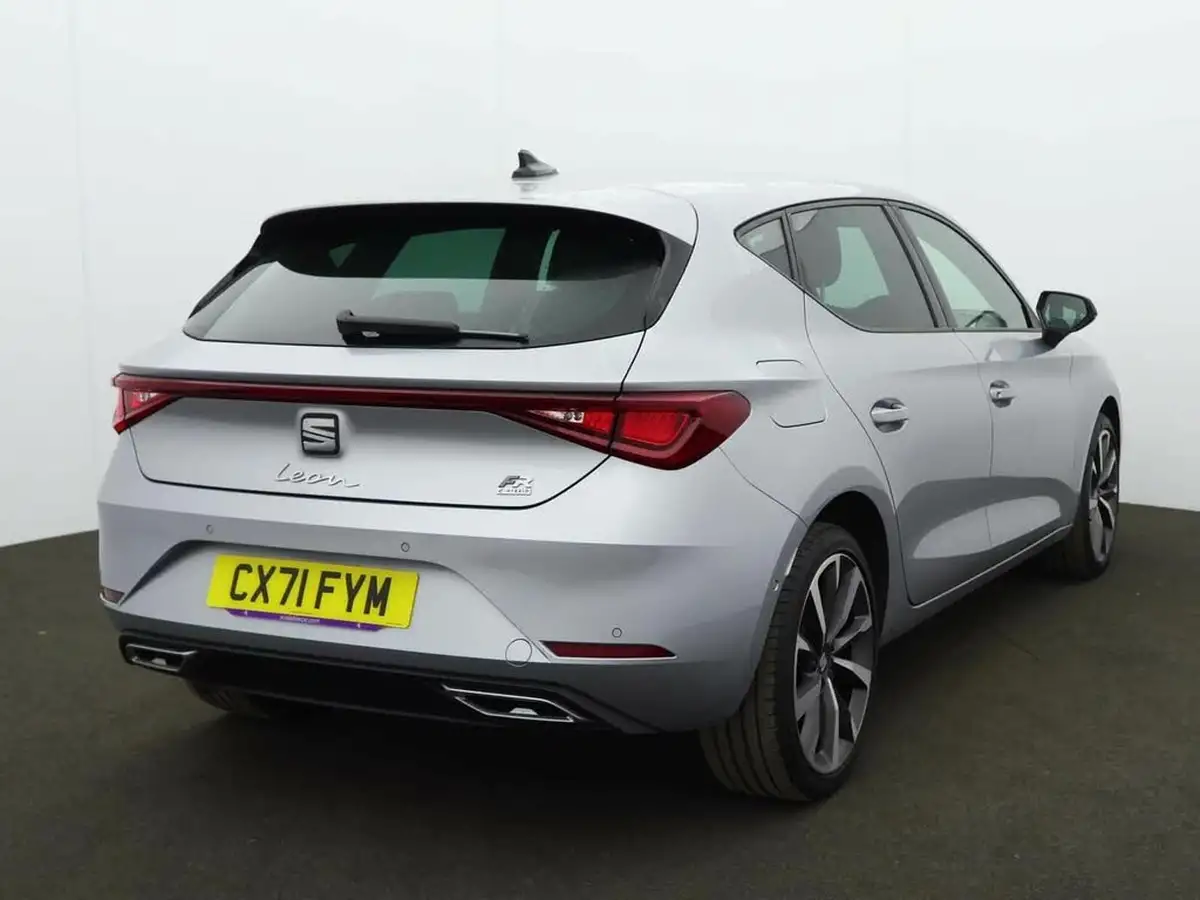 2021-seat-leon-14-e-hybrid-fr-sport-hatchback-big-4