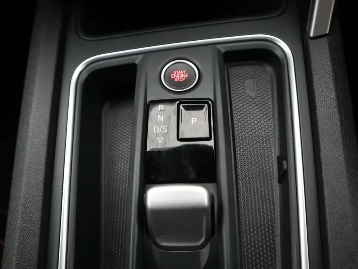 2021-seat-leon-14-e-hybrid-fr-sport-hatchback-big-19
