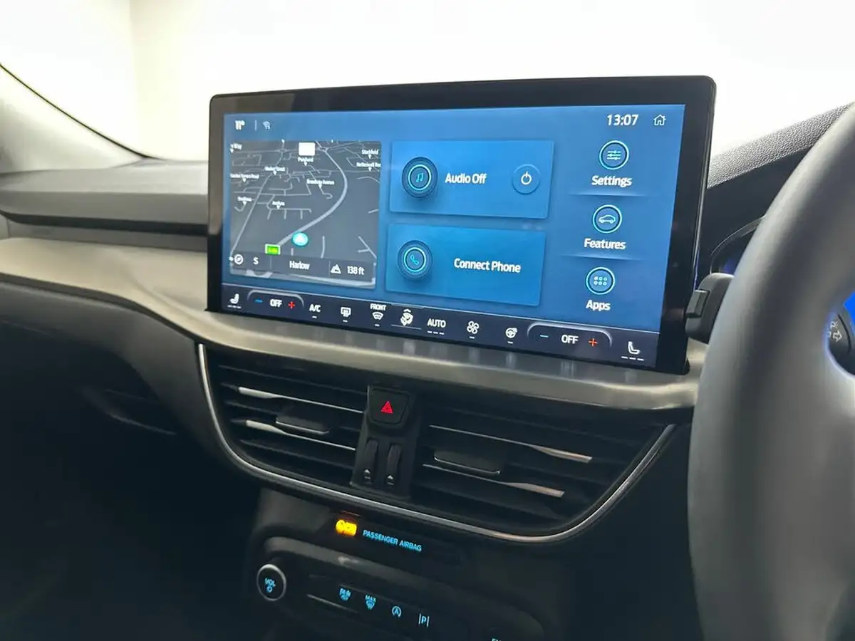 2022-ford-focus-10t-titanium-vignale-125ps-hatchback-big-18