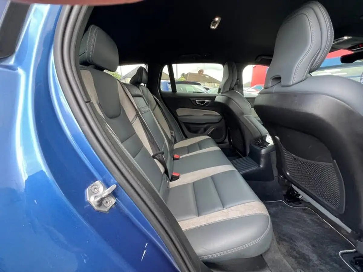 2021-volvo-v60-20-t6-r-design-340bhp-big-47