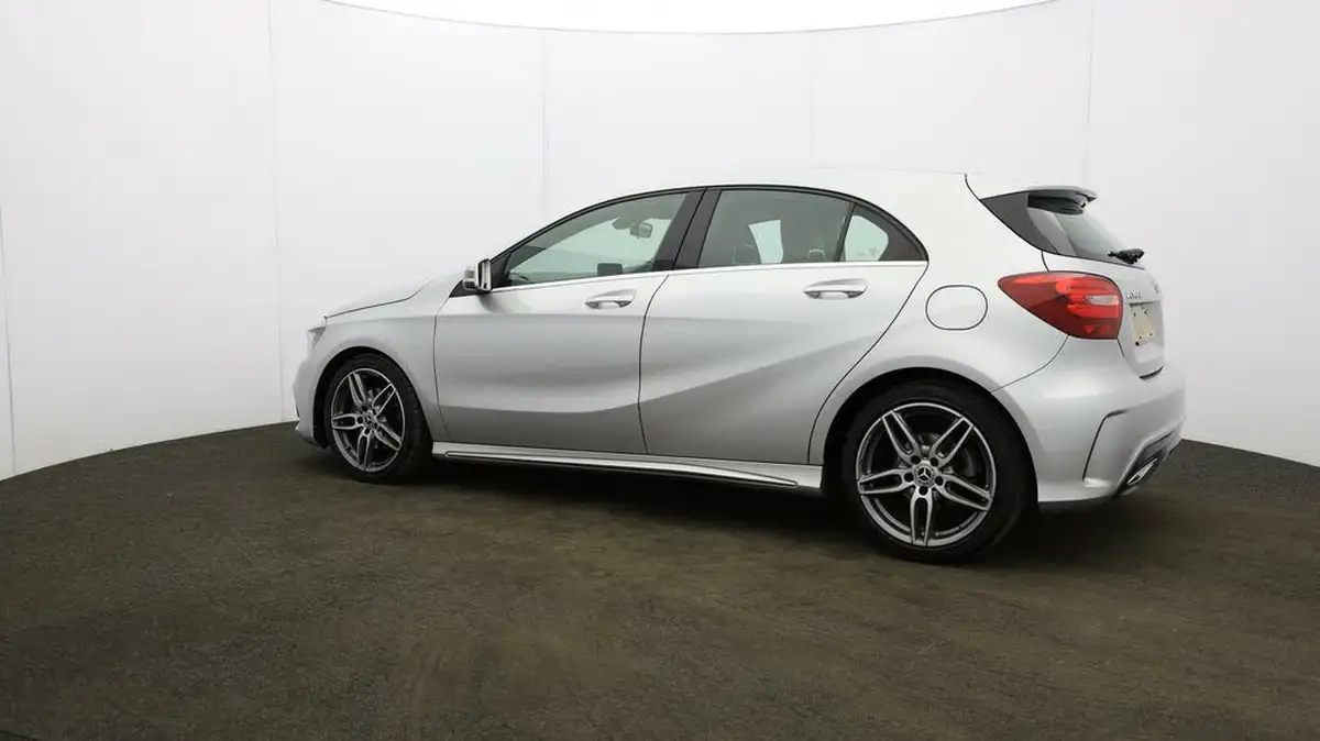 2018-mercedes-benz-a-class-16-a180-amg-line-ss-big-58