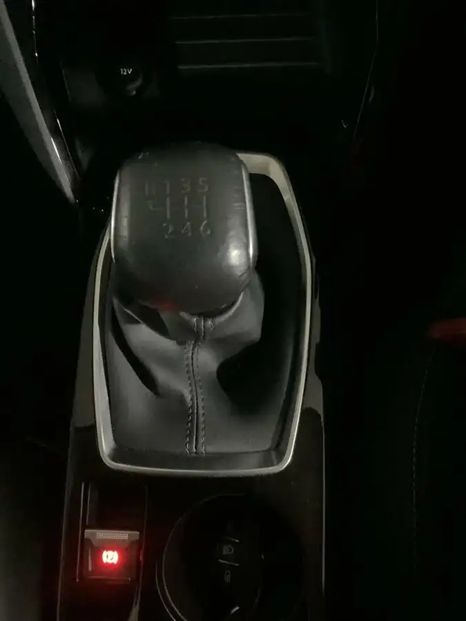 2021-peugeot-208-12-puretech-allure-premium-100bhp-big-23
