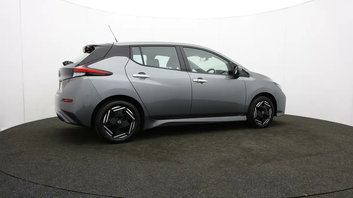 2022-nissan-leaf-e-acenta-39kwh-big-27