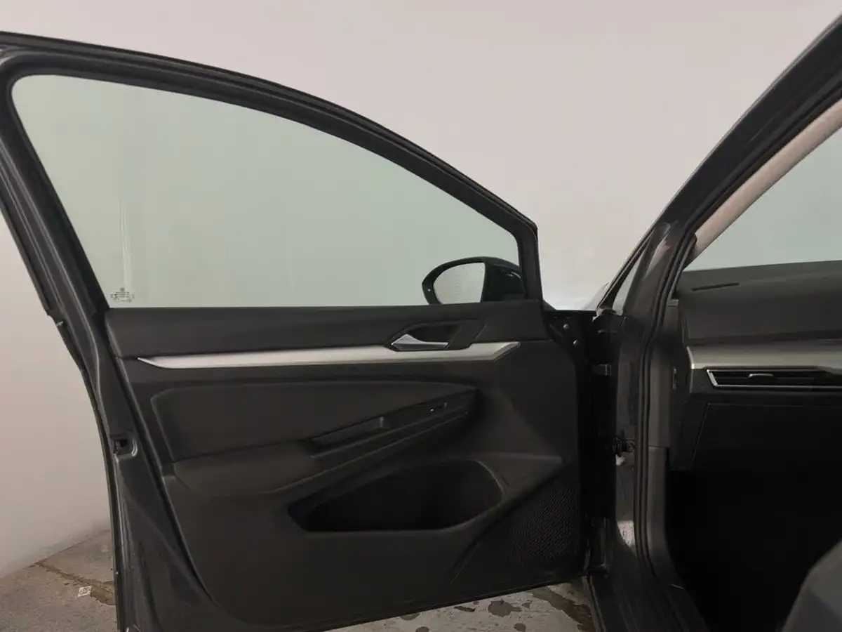 2021-volkswagen-golf-10-tsi-life-estate-big-22