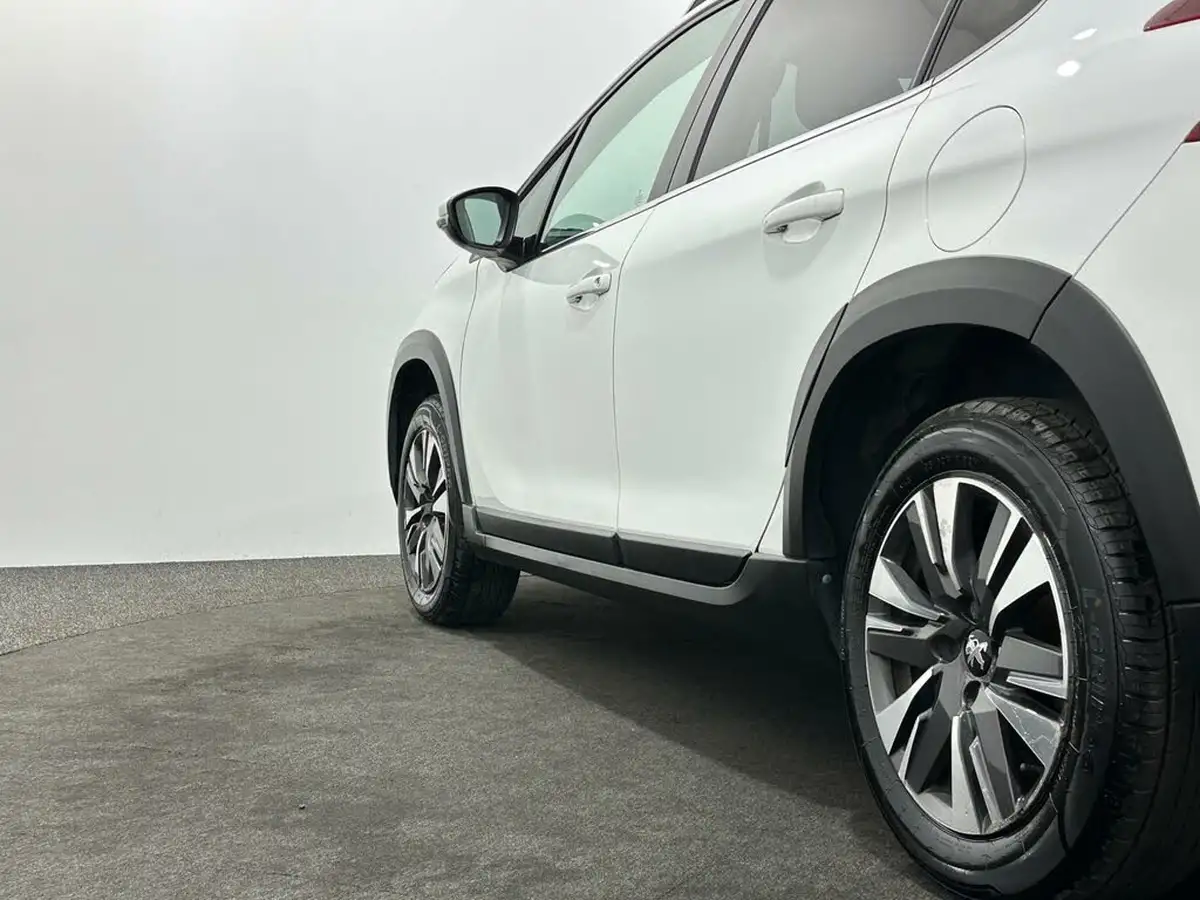 2016-peugeot-2008-suv-12-puretech-allure-82bhp-big-43