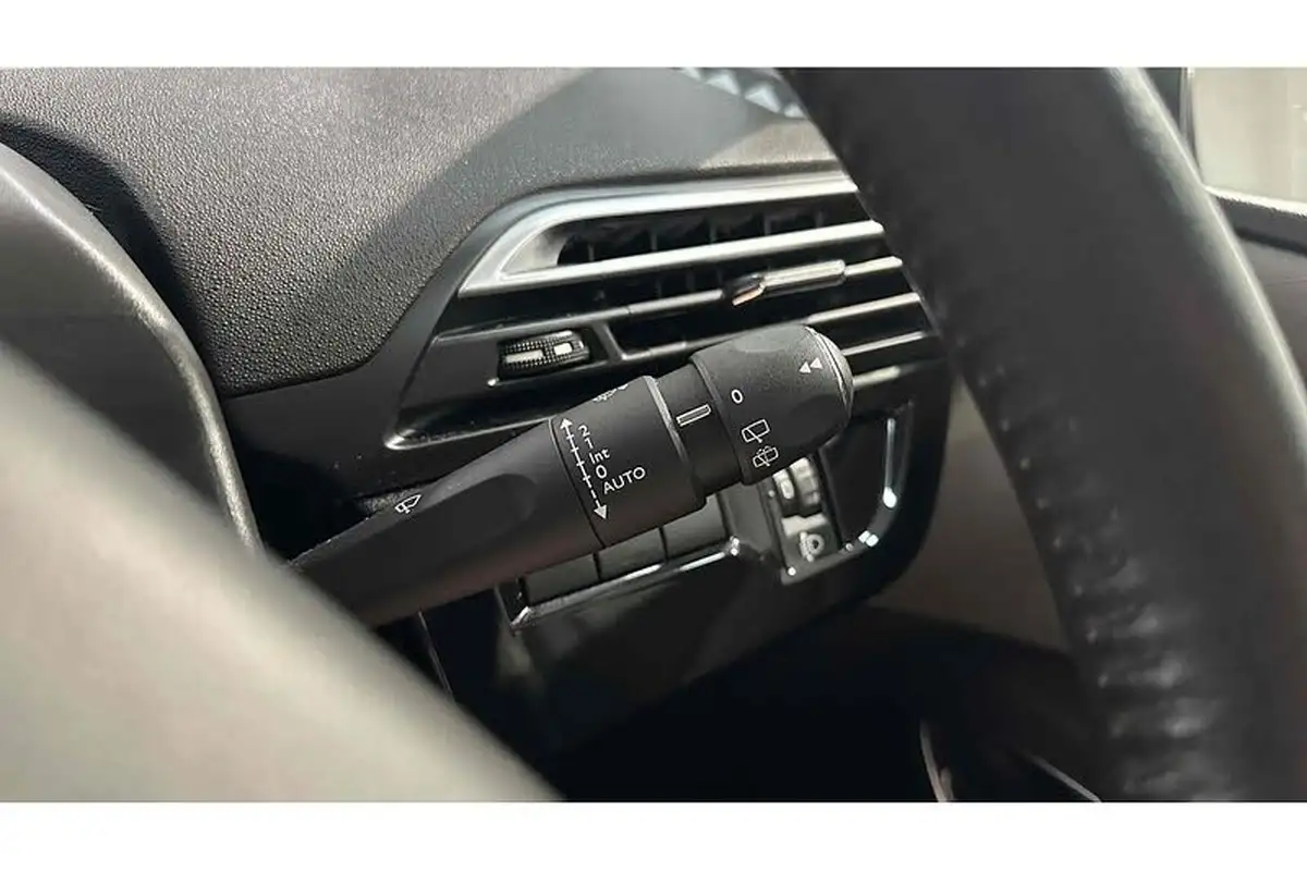 2018-citroen-c4-picasso-12-puretech-feel-big-27
