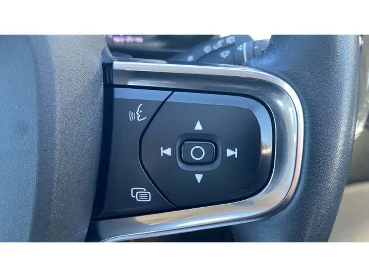 2021-volvo-xc40-15-t3-inscription-pro-161bhp-auto-big-18
