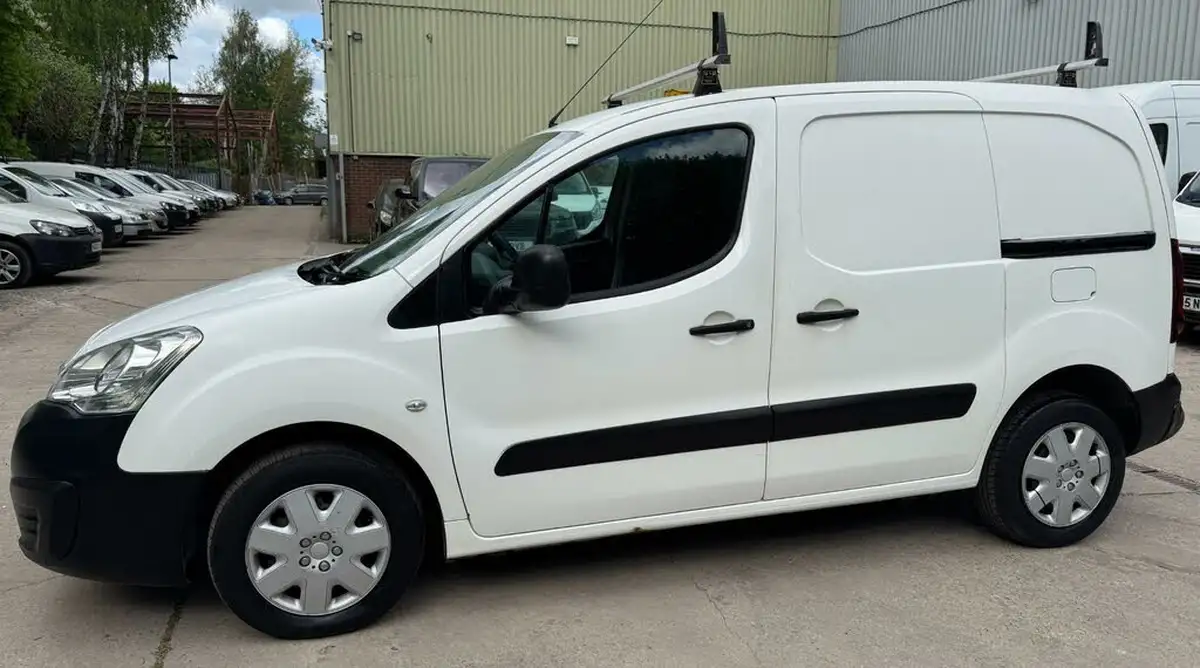 2015-peugeot-partner-16td-s-l1-92-850-panel-van-big-20
