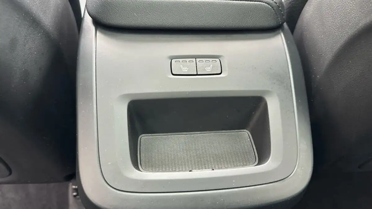 2024-volvo-xc60-20-b5-plus-big-22