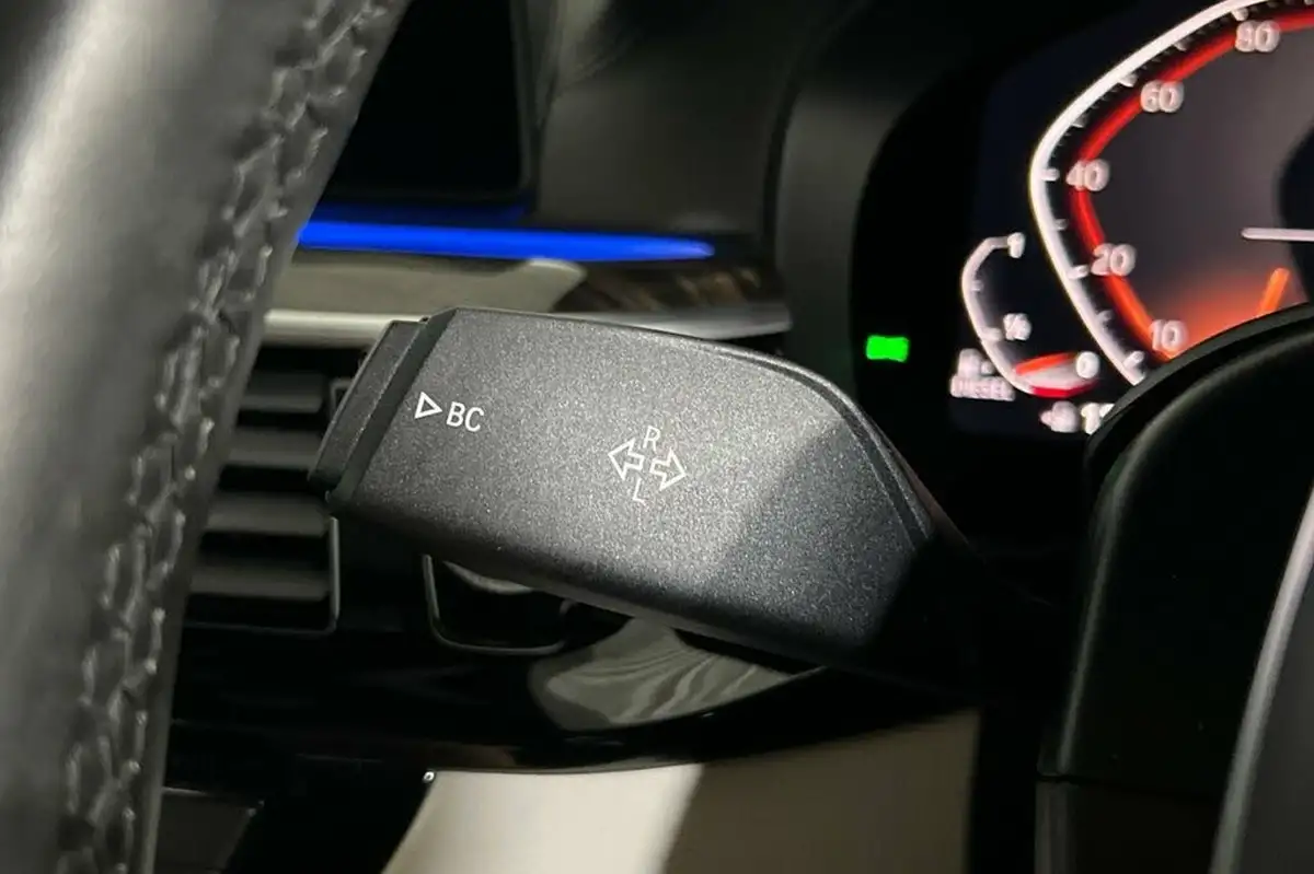 2020-bmw-5-series-20td-520d-m-sport-190ps-mht-saloon-4d-big-22