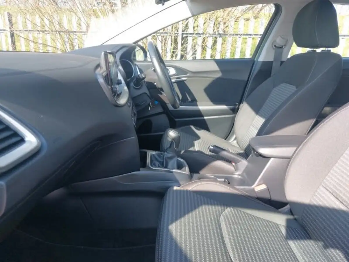 2023-kia-xceed-15-t-gdi-2-158bhp-big-4