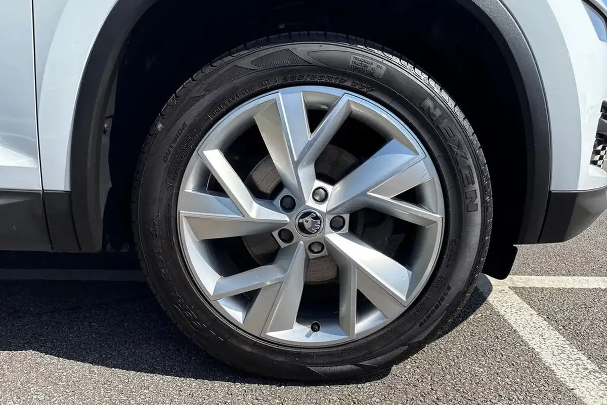2017-skoda-kodiaq-20tdi-edition-150ps-4x4-5-seatsss-dsg-big-8