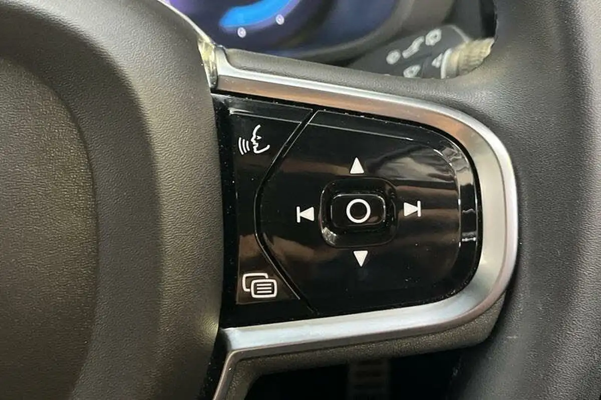 2022-volvo-xc60-20-t6-r-design-350bhp-plug-in-hybrid-big-38