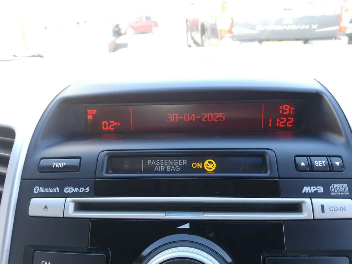 2012-kia-venga-16-2-big-29