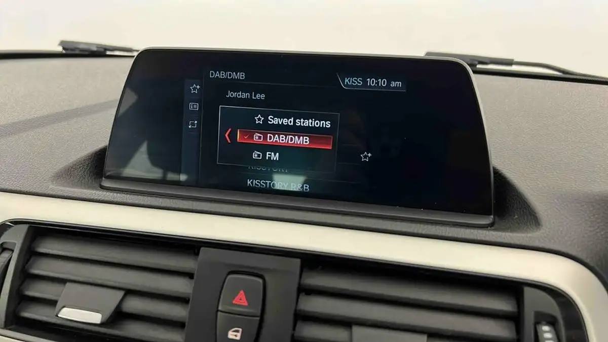 2017-bmw-1-series-20td-118d-se-3d-big-39