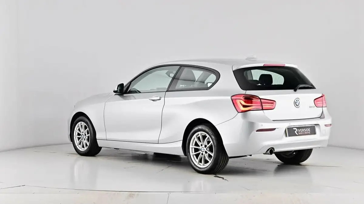 2017-bmw-1-series-20td-118d-se-3d-big-61