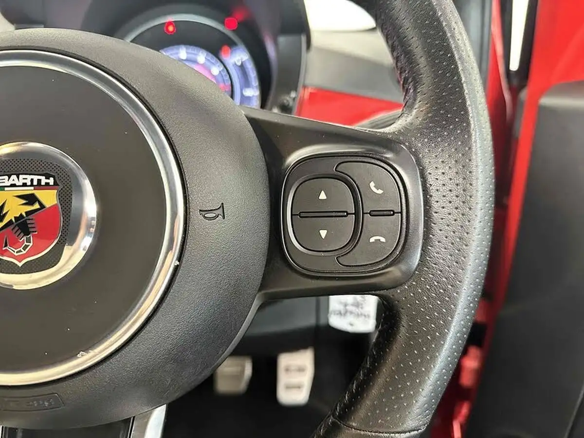 2016-abarth-595-14-tjet-big-26
