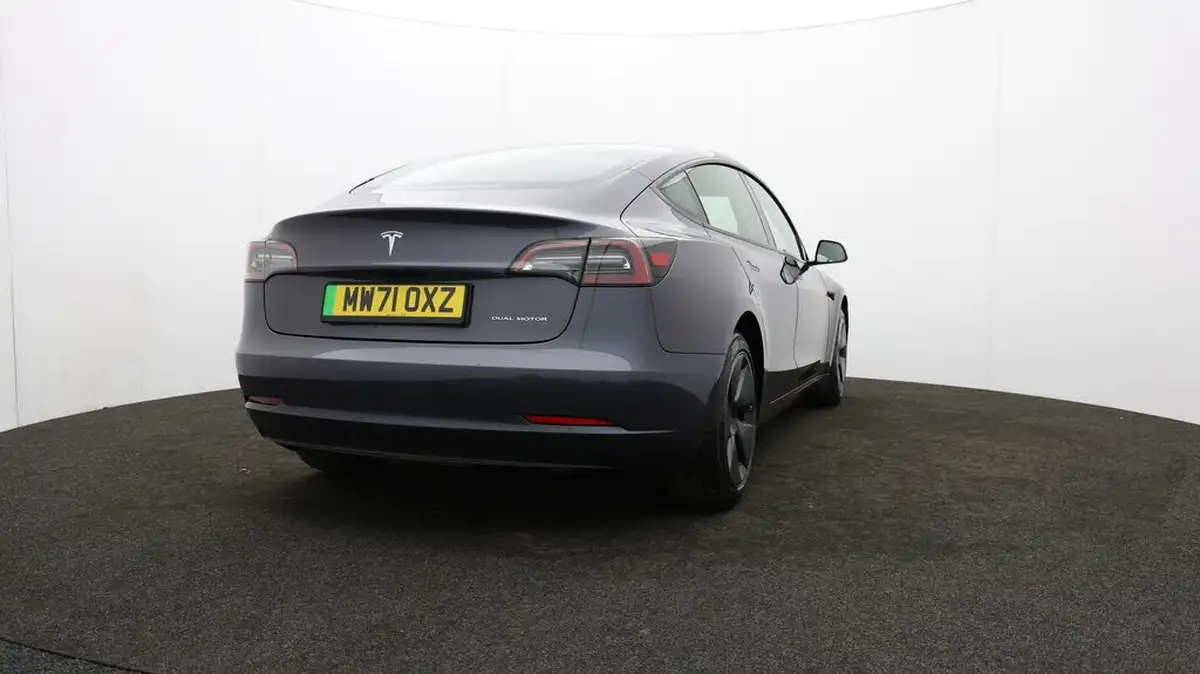 2021-tesla-model-3-e-long-range-awd-big-75